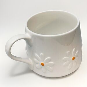 Huge Coffee Soup Mug White Daisy Relief Oversized Large 4.25” Ceramic
